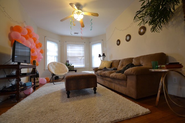 Photo - 209 Chestnut Hill Ave