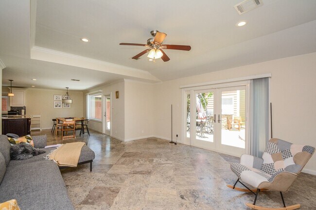 Photo - 9906 Cedardale Dr