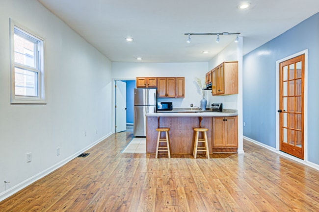 Photo - 313 E Spring St