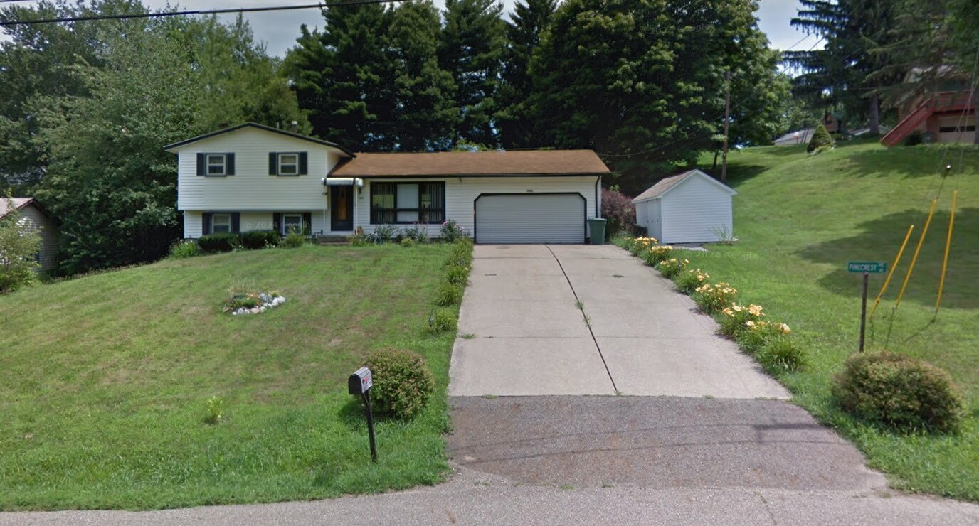 Photo - 6880 Pinecrest St NE