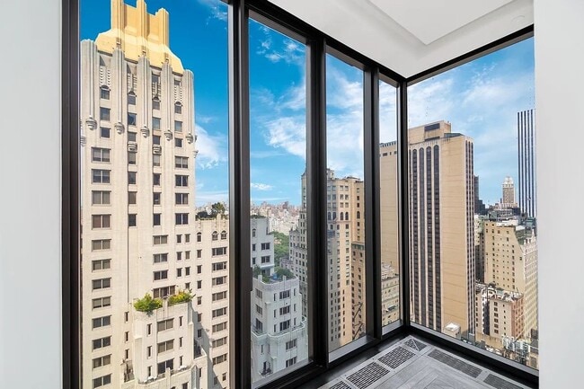 Photo - 111 W 57th St