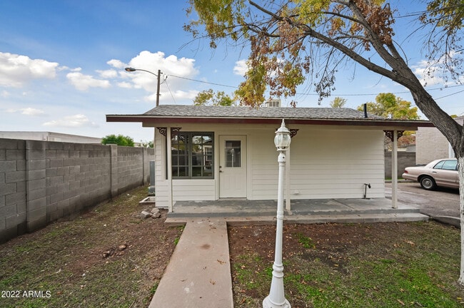 Photo - 217 S Sirrine Unidad 103