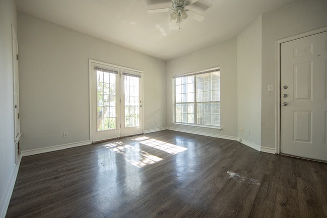 Photo - San Remo Apartments