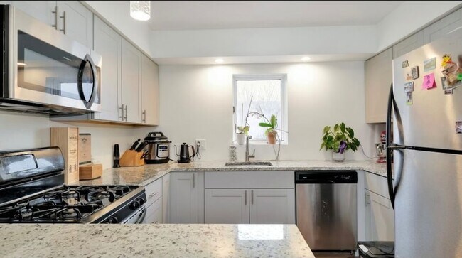 Photo - 6555 W Belmont Ave