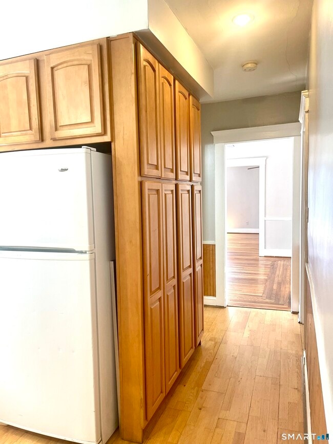Photo - 155 William St Unit 1