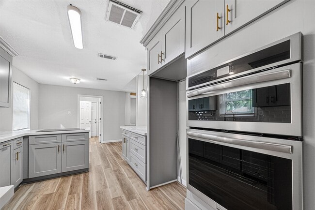 Photo - 25503 Foxbriar Ln
