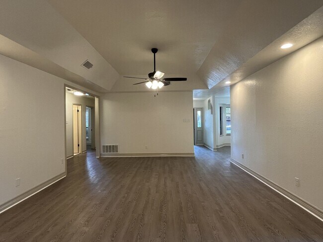 Photo - 3 Bedroom 2 Bath Southside!!