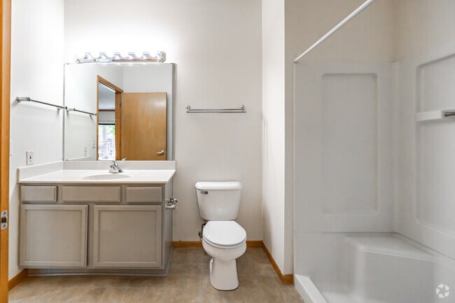 1BR, 1BA - 806SF - Bathroom