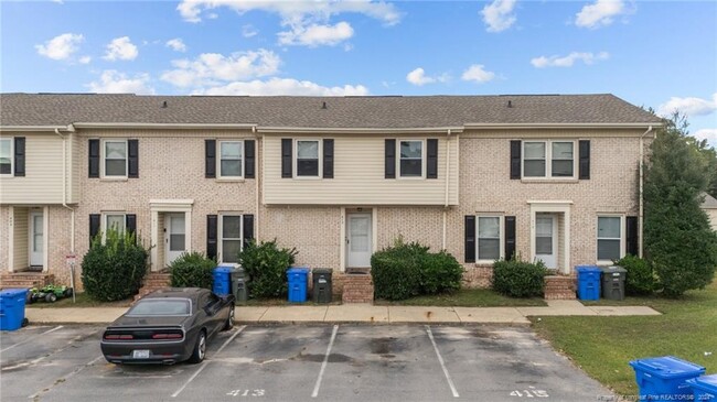 Photo - 413 Kirkcaldy Ct Townhome