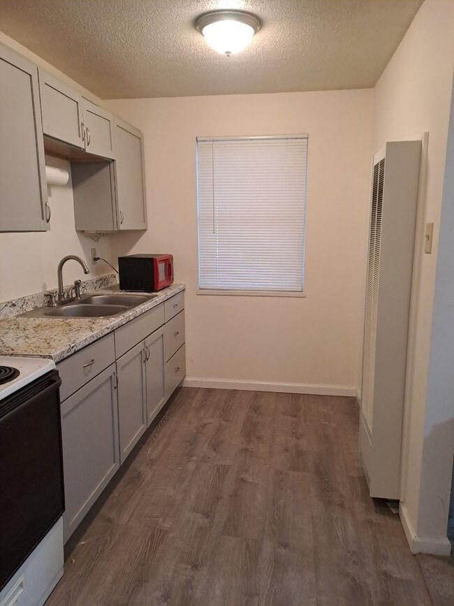 Photo - 1026 Southpark Dr Apartment Unit 1B