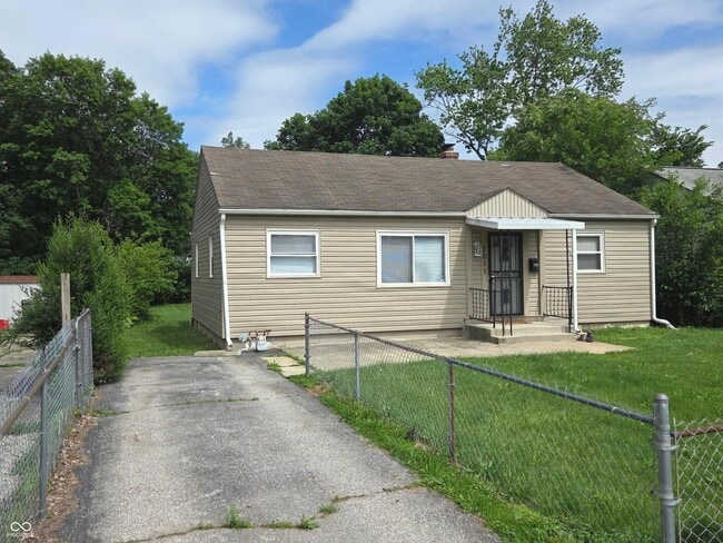 Photo - 2011 W Kessler Blvd N Dr