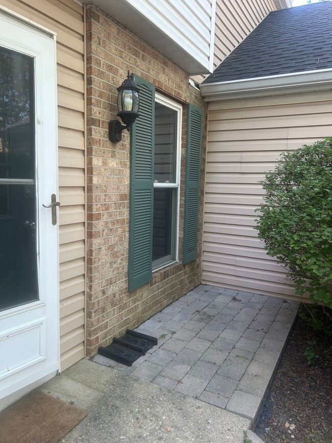2464 Devonshire Ct
