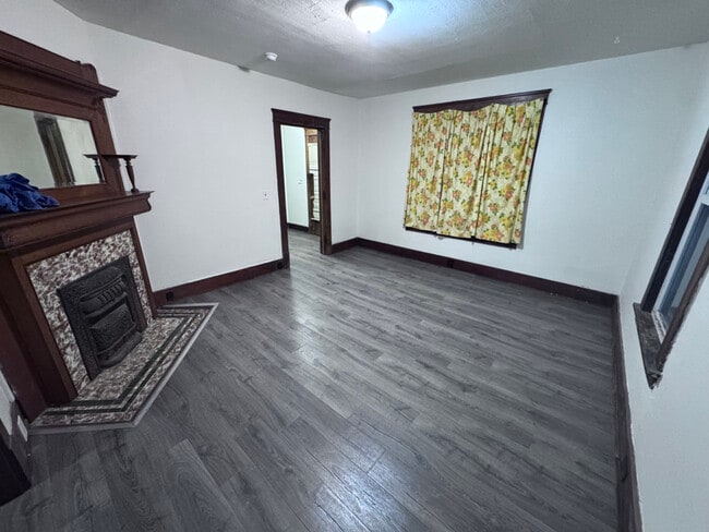 Photo - 650 W 3rd St Unidad 1.2.3