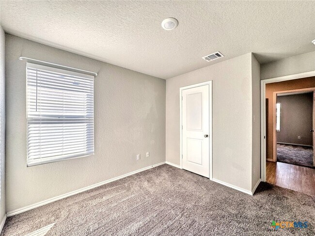 Photo - 506 Blue Stem Rd