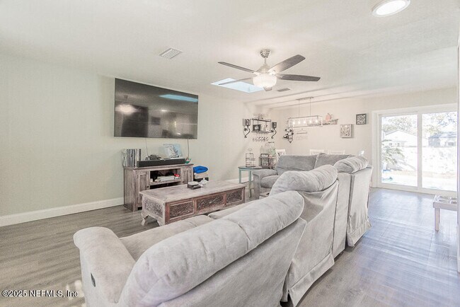 Photo - 14443 Stacey Rd