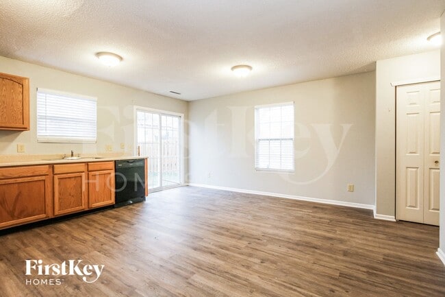 Photo - 840 Olmsted Dr