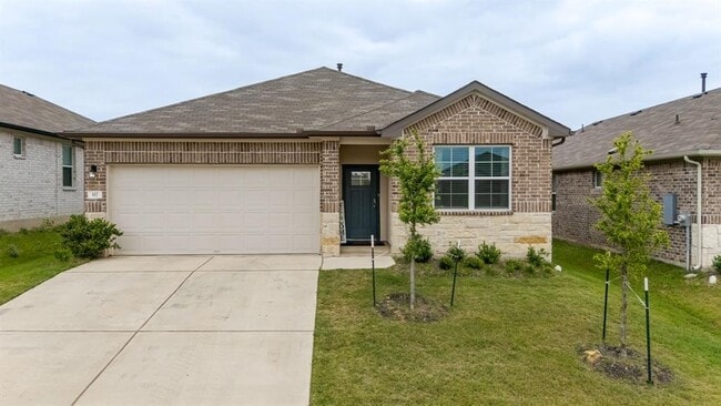 Building Photo - 117 Mackinac Ln