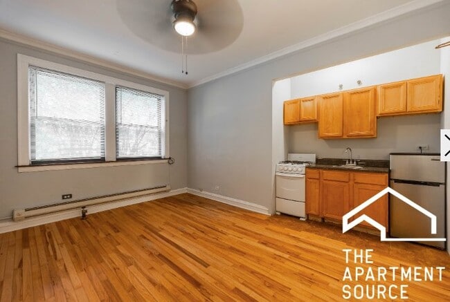 Building Photo - 4546 N Damen Ave