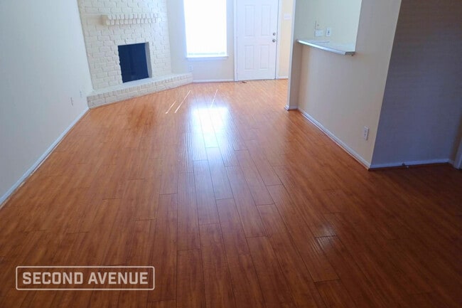 Photo - 7943 Ellinger Ln