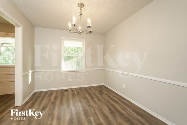 Photo - 2350 Woodgreen Rd