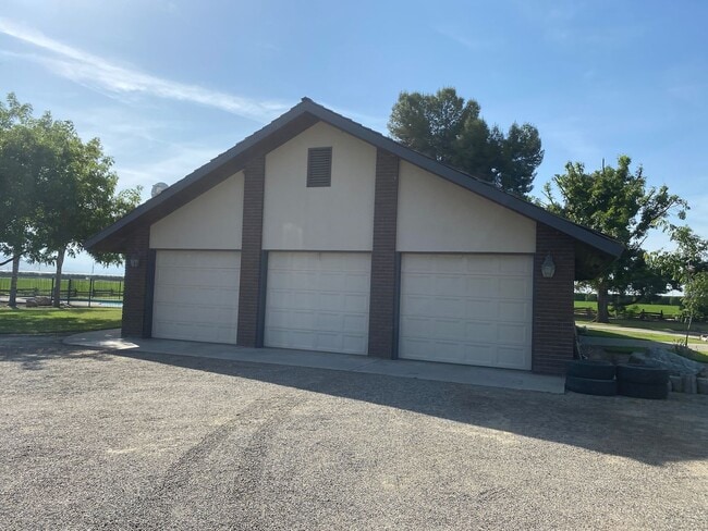 Photo - 36400 Road 148