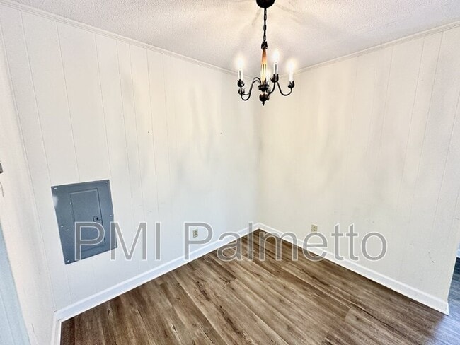 Photo - 2401 Duncan St