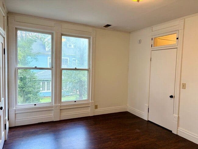 Photo - 301 S 9th St Unit Apt #2