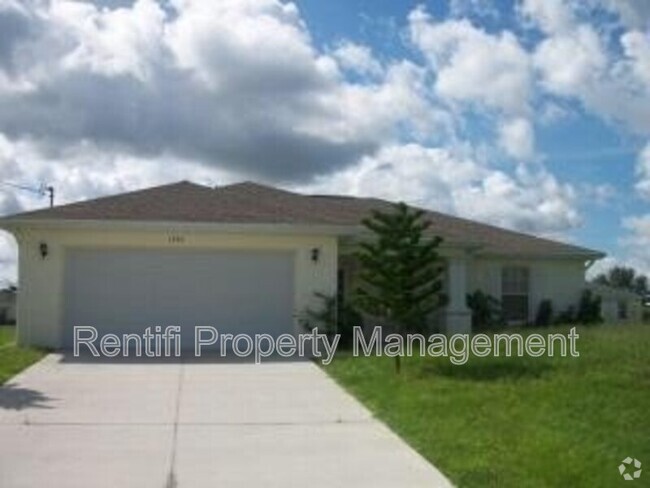 Building Photo - 1232 Bayou St E Rental