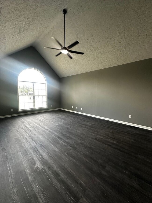 Photo - Fully Renovated in White House