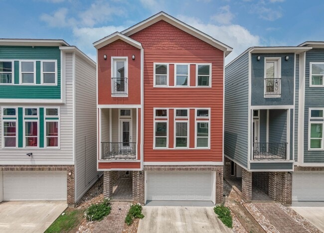 Photo - 2114 Oatfield Dr