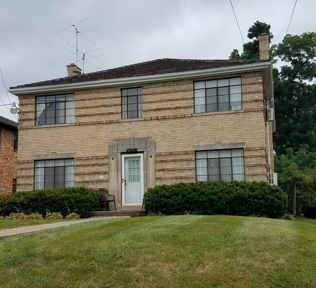 Building Photo - 2625 Park Ave Unit Apt