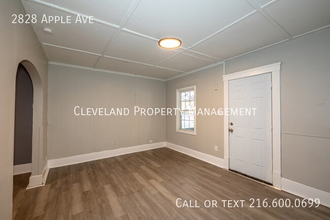 Photo - 2828 Apple Ave