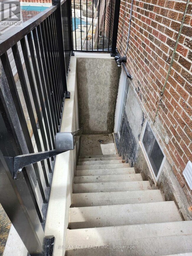 Photo - 101 Bathgate Dr