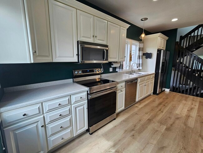 5105 River Rd