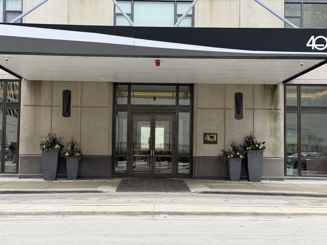 Photo - 401 E Ontario St