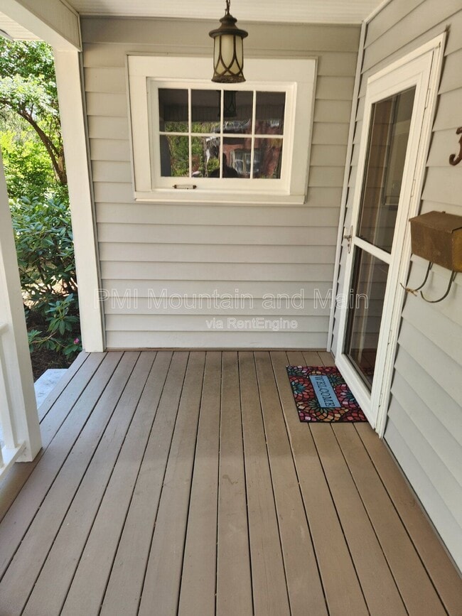 Photo - 39 Westover Dr