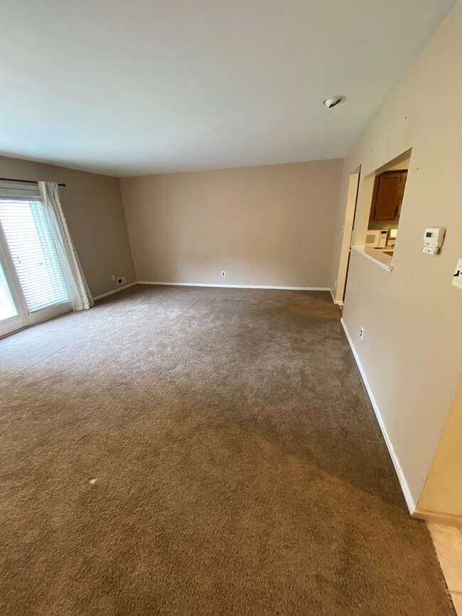 Photo - 121 Lamplighter Ct