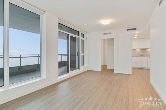 Photo - 2 Bed, 2 Bath Condo for Rent in Surrey Central! Unit 3208