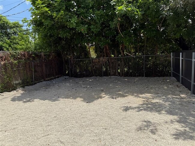 Photo - 2830 NW 15th Ct Unidad A