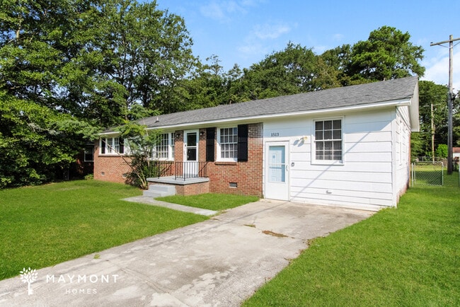1513 Omega Dr