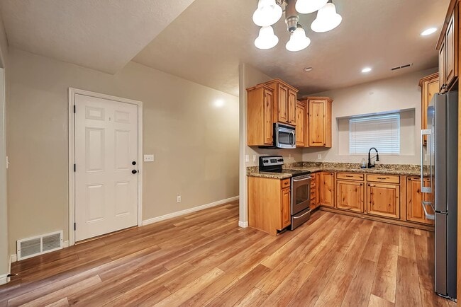 Photo - 2409 Adelaide Dr