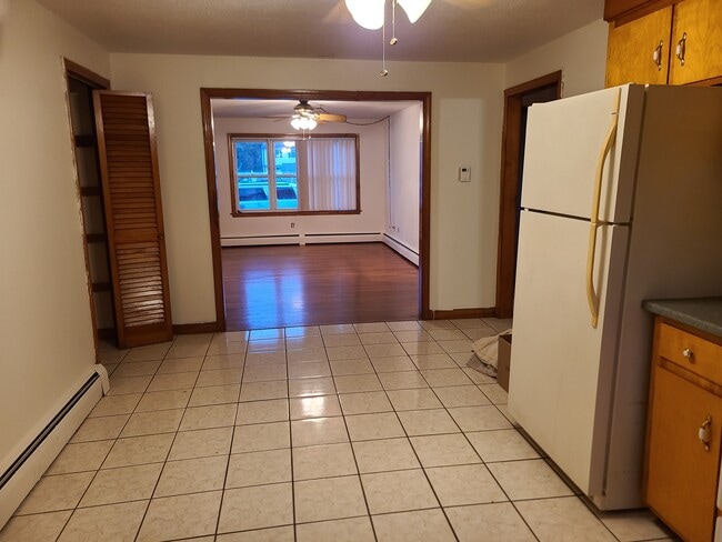 Building Photo - 3 Paris St Unit 1