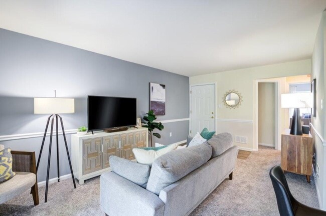 Fox Run Apartments and Townhomes