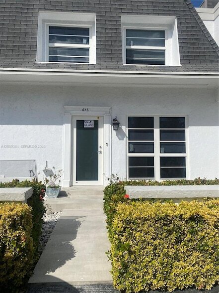Photo - 613 NE 26th Ave
