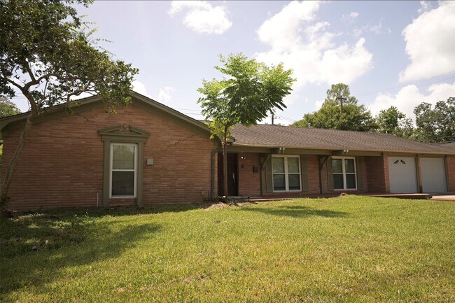 Photo - 9810 Cliffwood Dr