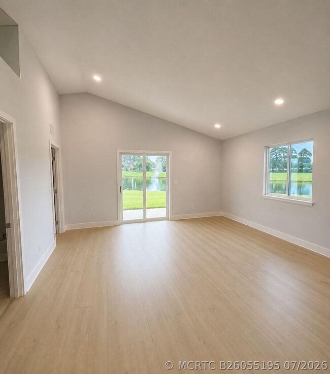 Photo - 1842 Edgewater Dr