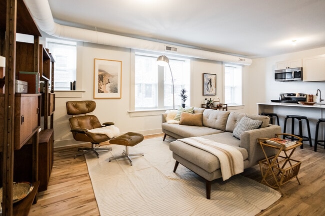 Photo - Broderick Manor