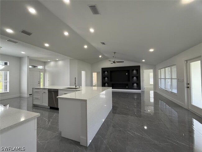 Photo - 4000 NE 9th Ave