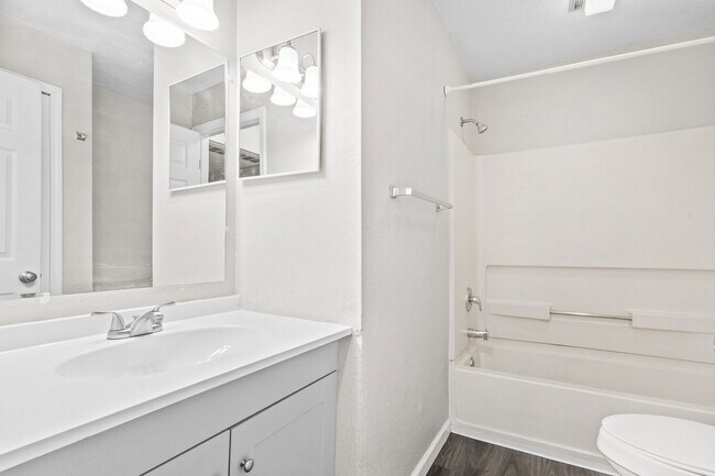 Photo - 2108 Stirrup Ln Unit H104
