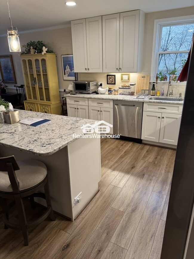 Photo - 930 Riversedge Cir